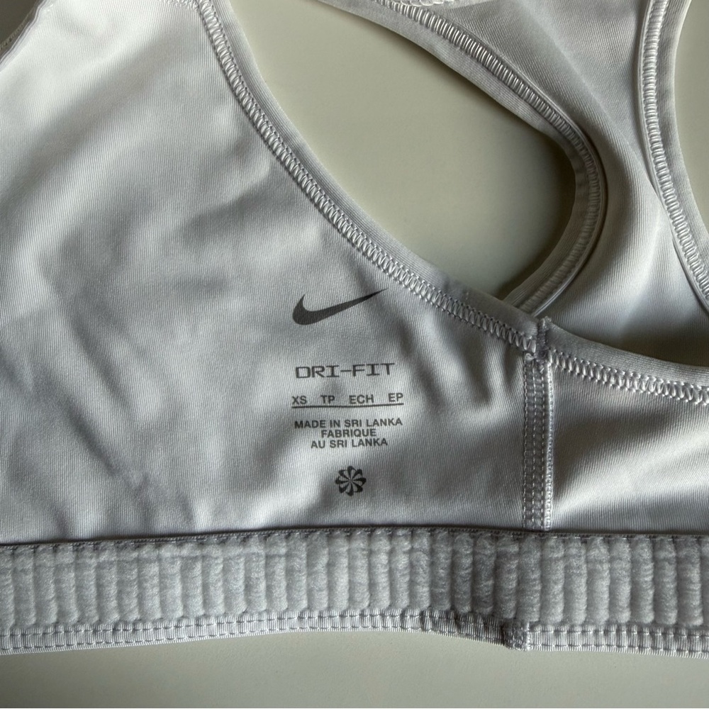 NWOT Nike Sports Bra - Picture 3 of 3